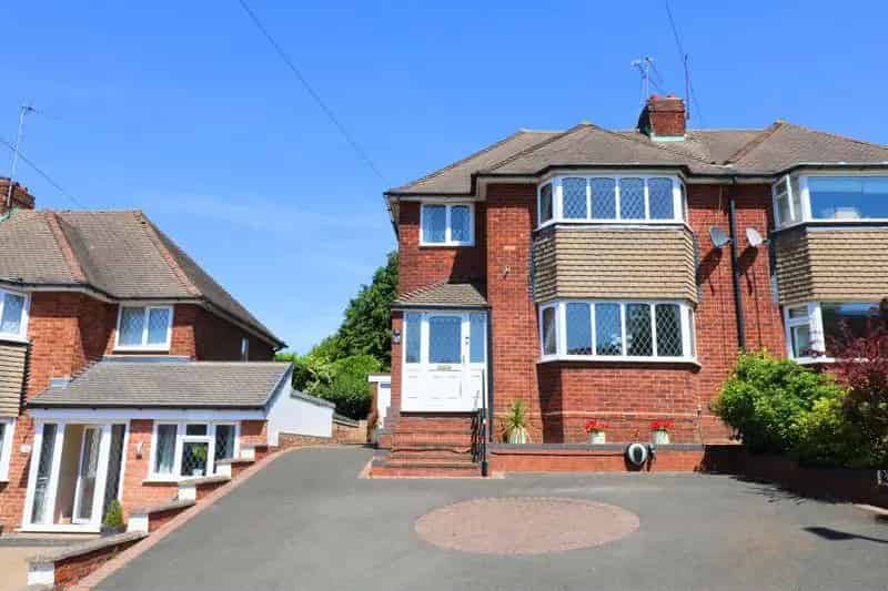 3 Bedroom Semi-Detached House for Sale Pheasey Estate