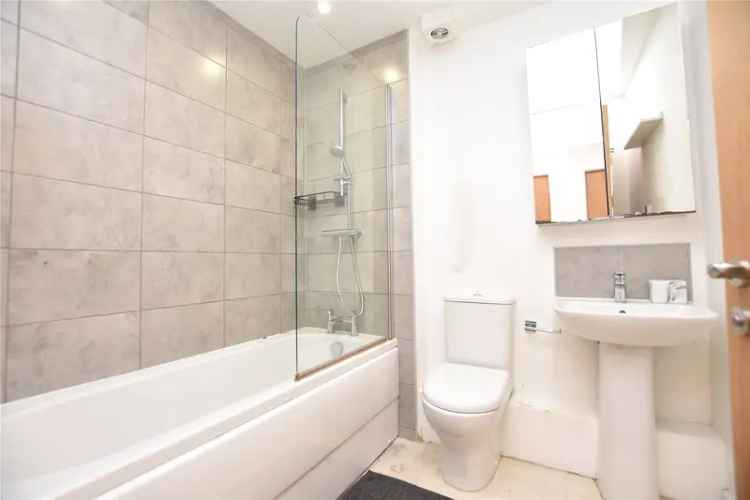 Apartment For Sale in Leeds, England