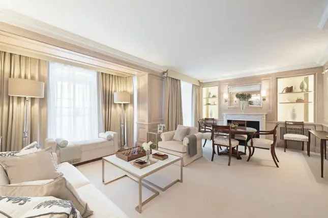 Flat to Rent in Cadogan Place SW1X - Luxurious Apartment