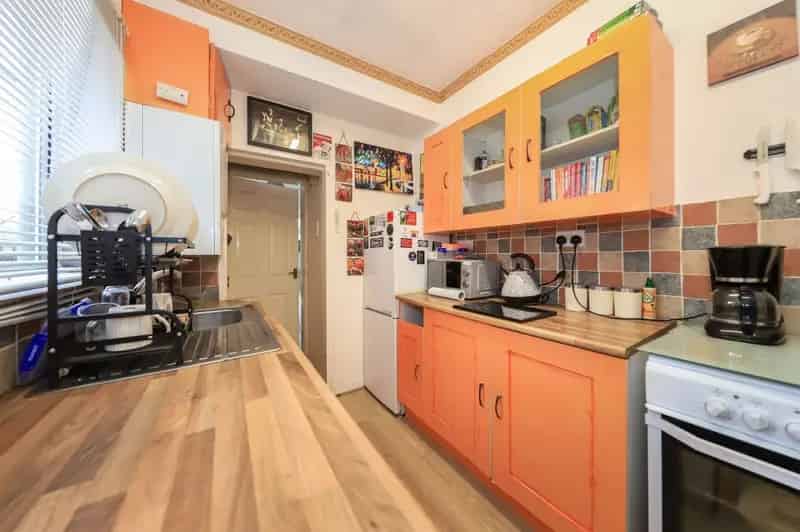 Three Bedroom Mid Terraced House in Coven Heath