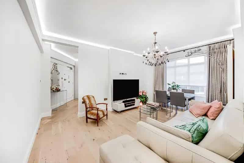 Refurbished One Bedroom Flat near Park Road