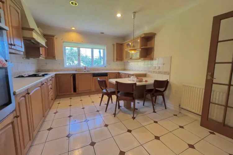 Four Bedroom Riverside Residence Near Spalding
