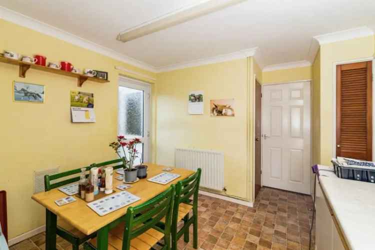 Halesworth Family Home 3 Beds 2 Reception Rooms Private Garden
