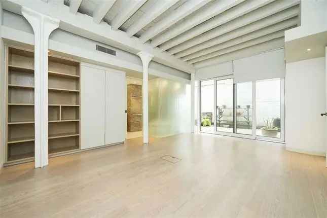 Flat for sale in New Street, London EC2M