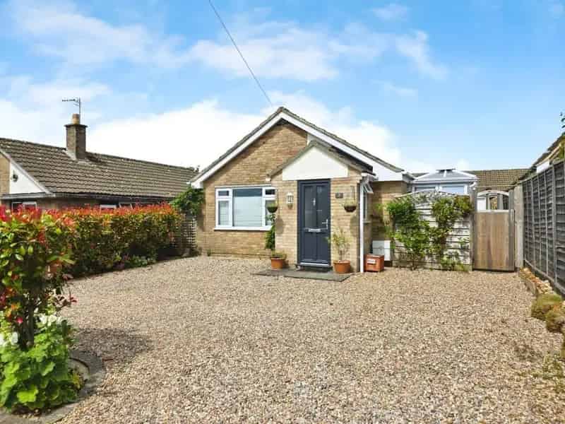 2 Bedroom Detached Bungalow for Sale Chalford Hill