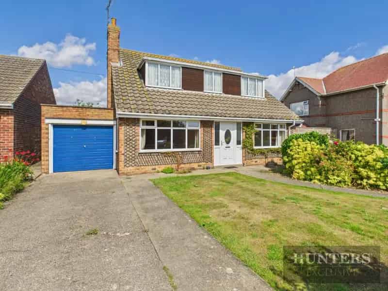 3 Bedroom Detached Dormer Bungalow For Sale