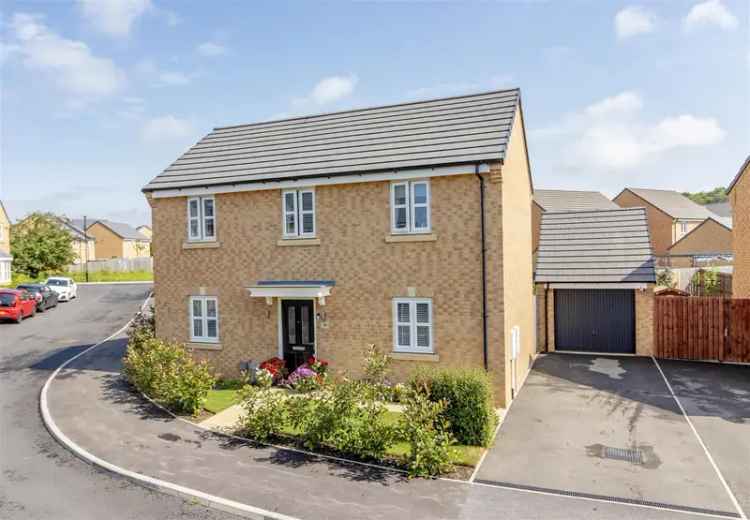 4 Bedroom Detached House for Rent in Bramhope