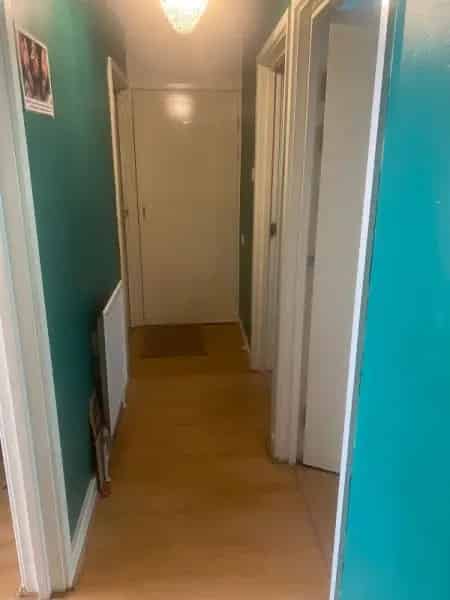 2-Bed Flat with Parking Pets Allowed Near Kilburn Park Station