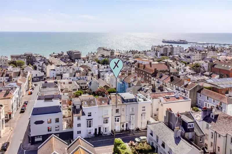 2 Bedroom Kemptown Maisonette Sea Views