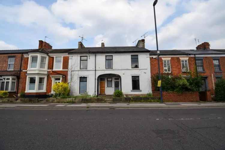 6 bedroom terraced house for sale