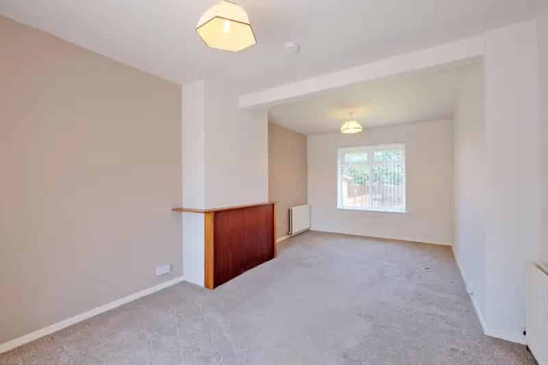 Spacious 3-Bedroom Semi-Detached Home in Mastrick