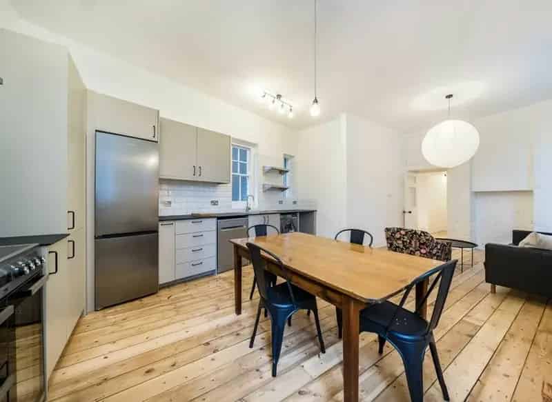 4 Bedroom Modern Flat High Ceilings Open Plan Living