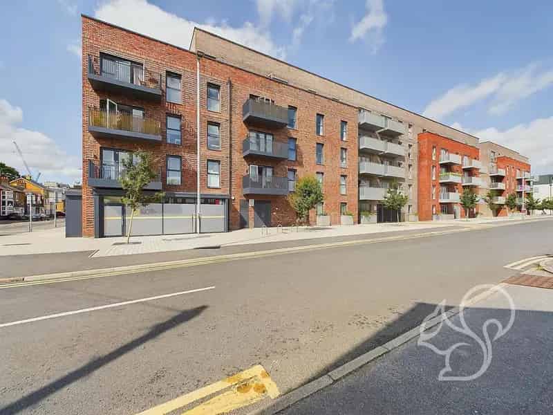 2 Bed Top Floor Apartment Chelmsford City Centre