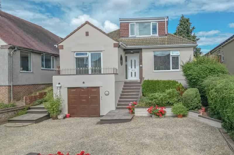 4 Bedroom Detached Bungalow for Sale in Bromley Heath