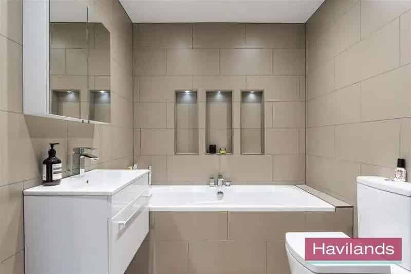 4 Bed Semi Detached House For Sale Near Southgate Underground Station