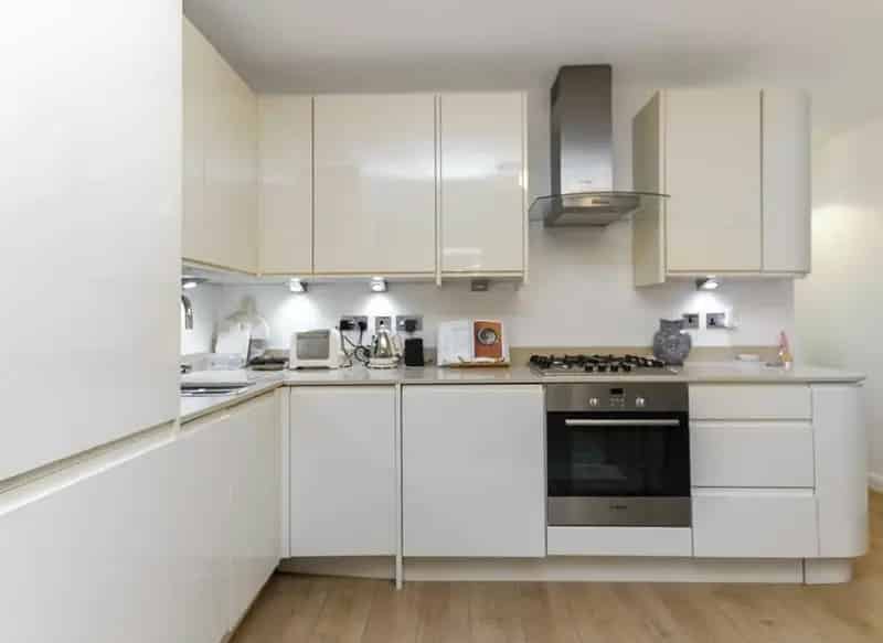 Ground Floor Apartment Two Double Bedrooms Balcony Private Parking Near Barnes Putney