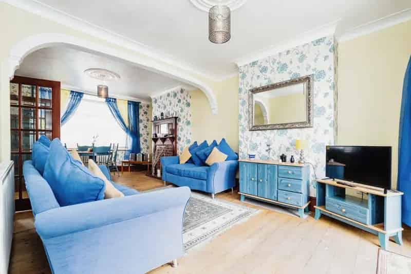 3 Bed Terrace House Johnston Road E6 - Ideal for First Time Buyers and Investors