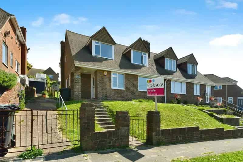 4 Bedroom Semi-Detached House For Sale