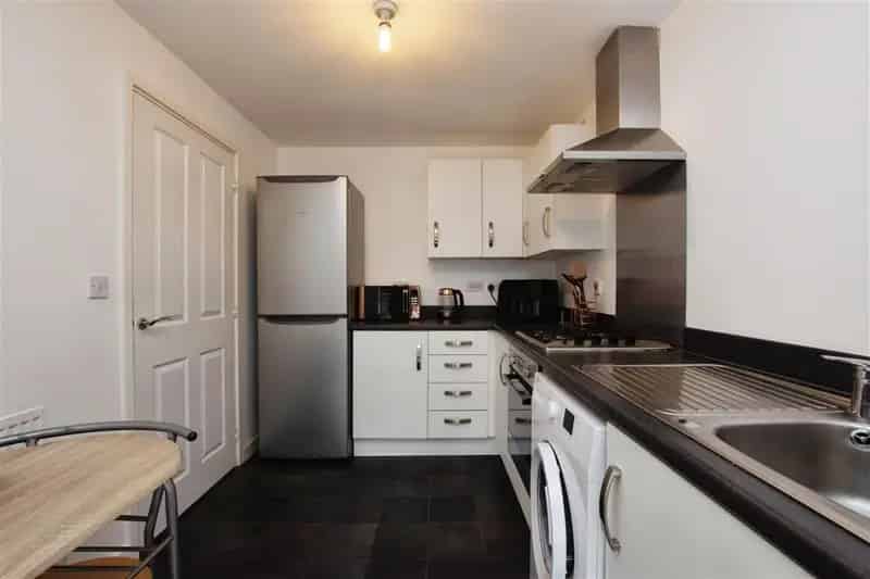Two Bedroom Semi Detached House Near Bulwell Town Centre