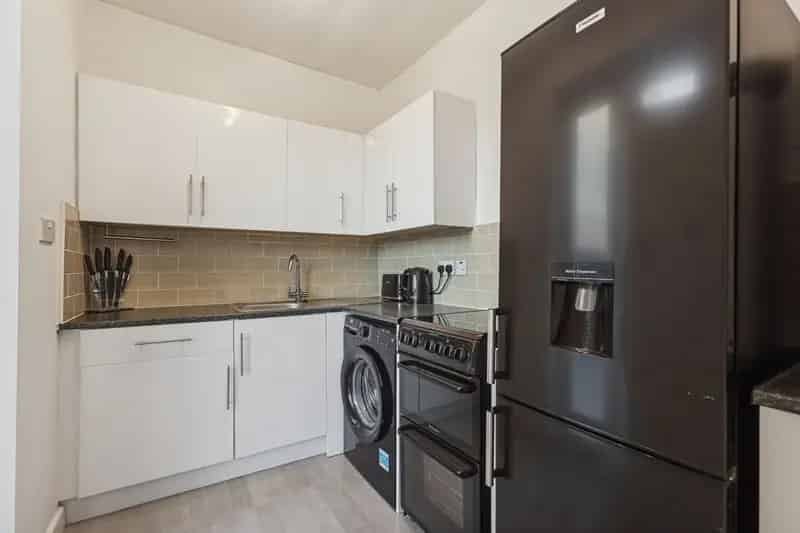 Ground Floor Villa in Carrick Knowe  - 2 Beds, Garden, Parking