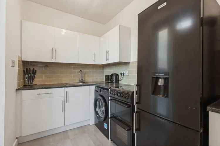 Ground Floor Villa in Carrick Knowe  - 2 Beds, Garden, Parking