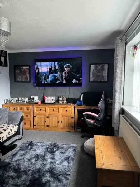 House For Rent in Bradford, England