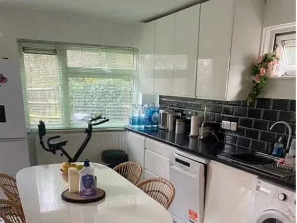 2 Bed Flat East Finchley Free Parking New Bathroom Garden