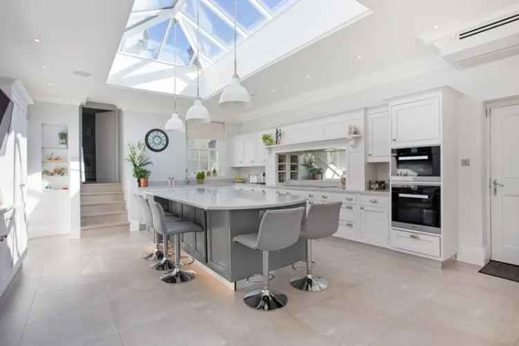 5 Bedroom Detached House for Sale Stanmore Hill