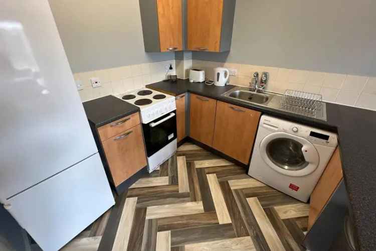 Two Bedroom Furnished Apartment Near Liverpool University