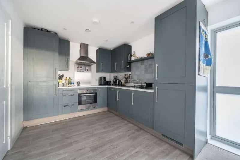 1 Bed Flat for Sale in GU1 Modern Open Plan Living Allocated Parking