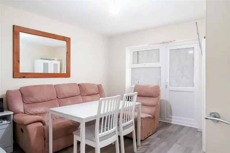 1 Bedroom Apartment House to Rent