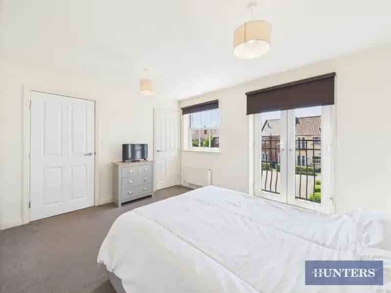 1 Bed First Floor Apartment For Sale Via Modern Auction