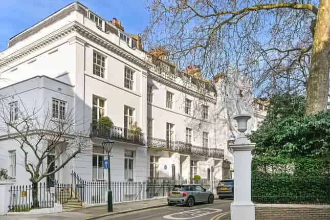 3-Bedroom Townhouse South Kensington