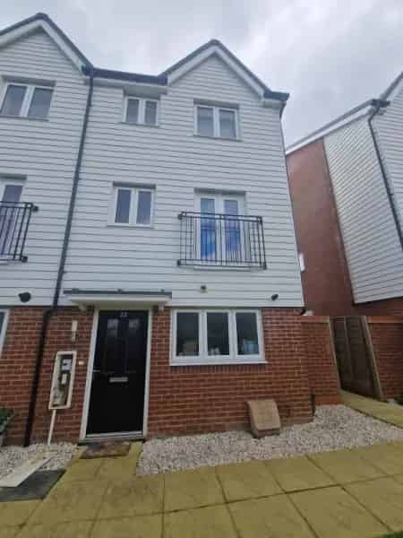 New Build Townhouse Durrington 3 Bedrooms 2 Bathrooms