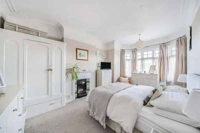 3 Bed House for Sale Long Lane