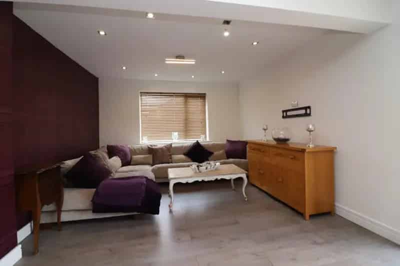 2 bedroom House
 To Let 
Total Size: 1981 SQ FT
