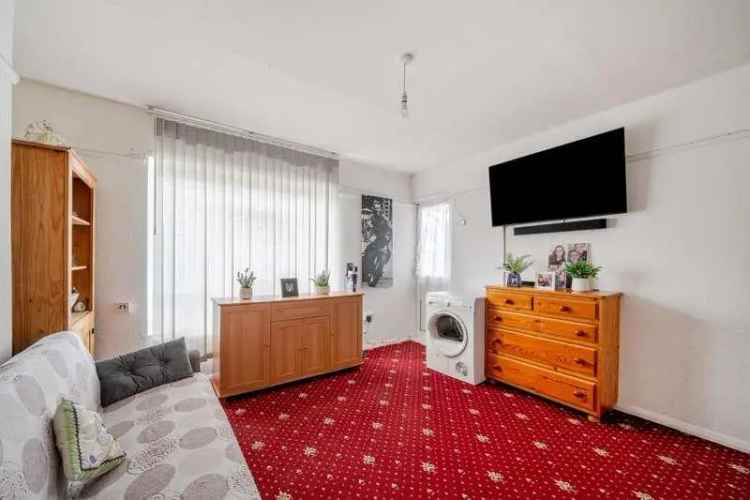 2 Bed Flat for Sale near Woking Station