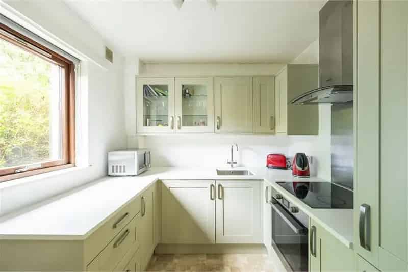 1 Bed Flat Maindoor with 1 Reception Room Shore