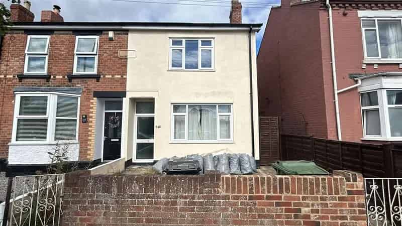 4 Bedroom Semi Detached House to Rent