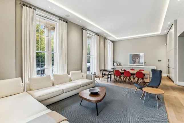 Prestigious 2-Bedroom Apartment in Park Crescent London