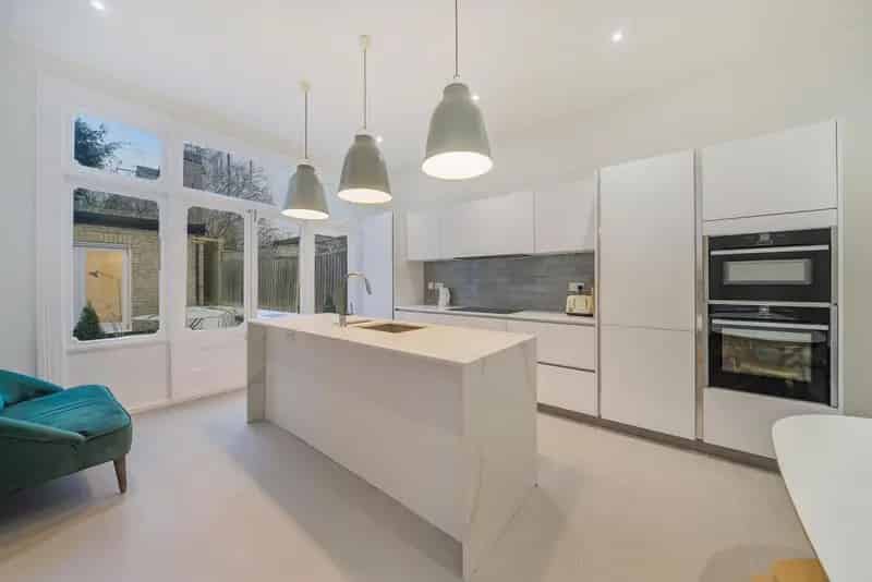 Five Bedroom House Near Streatham Common No Onward Chain