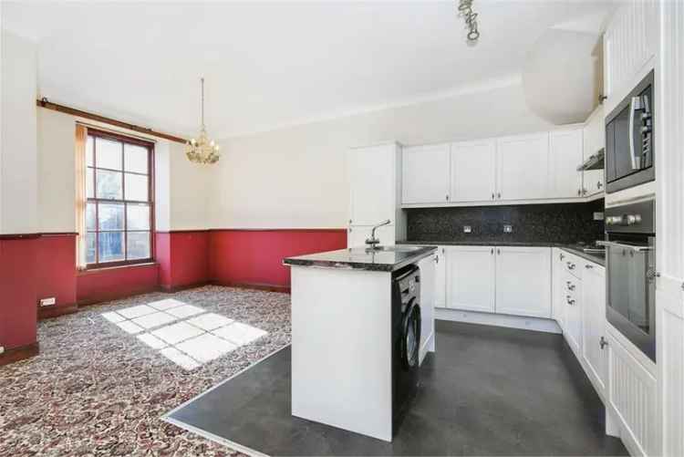 3 Bed Flat - Lower with 1 Reception Room