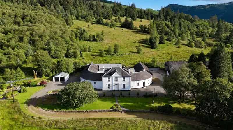 Glenshellish Farm 5-Bedroom Farmhouse and 164.49 Acres