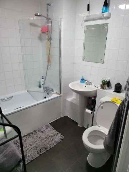 Flat For Rent , Upminster Road South, London, England