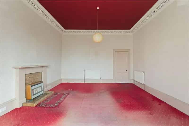 4 Bed Flat - Upper with 1 Reception Room