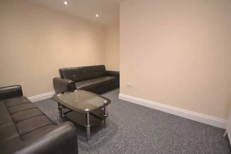 6 Bedroom House to Rent Near Reading University