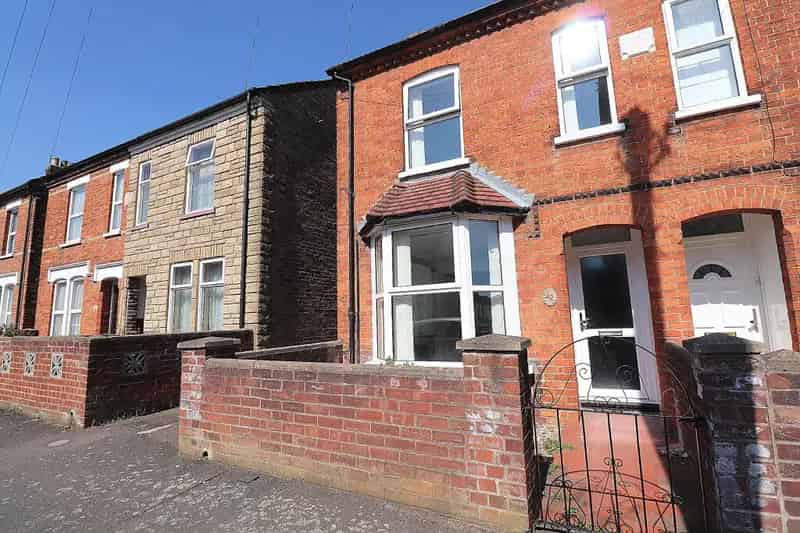 3 Bedroom Semi Detached House Kempston