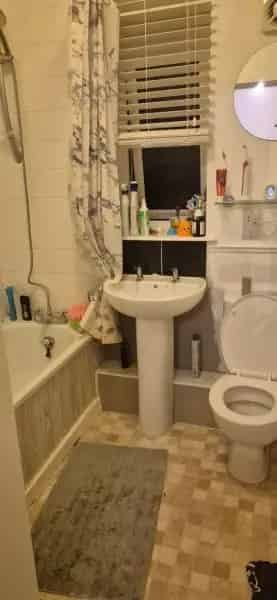 4 Bed House Near Schools with Good Transport Links