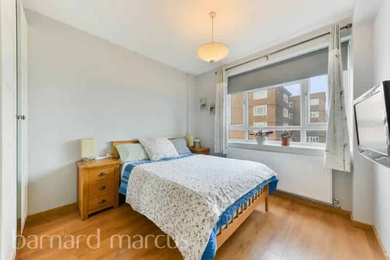 Modern 2-Double Bedroom Apartment with Balcony and Parking