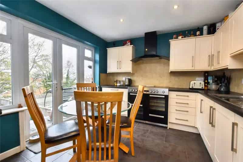 Three Four Bedroom Semi Detached House Near Schools